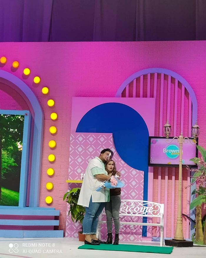 Kabar Ivan Gunawan sudah menikah dengan Ayu Ting Ting kembali viral. Di tengah isu itu, foto Ivan Gunawan dipuji ratu kecantikan Indonesia.