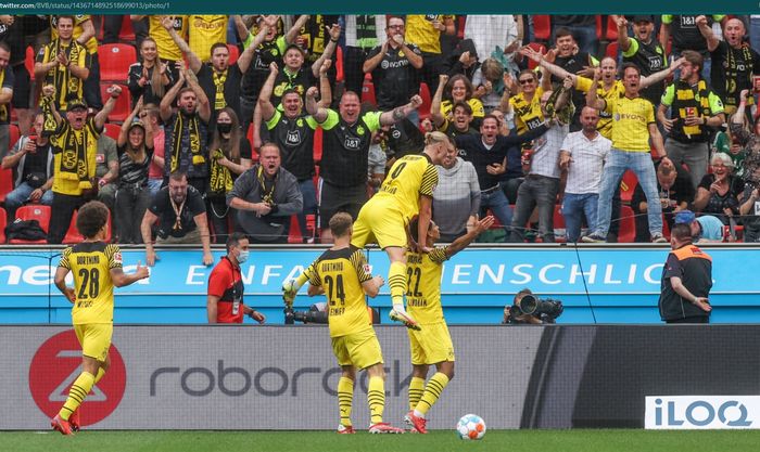 Borussia Dortmund sukses meraih kemenangan 4-3 atas Bayer Leverkusen lewat comeback dramatis pada laga pekan ke-4 Bundesliga 2021-2022.