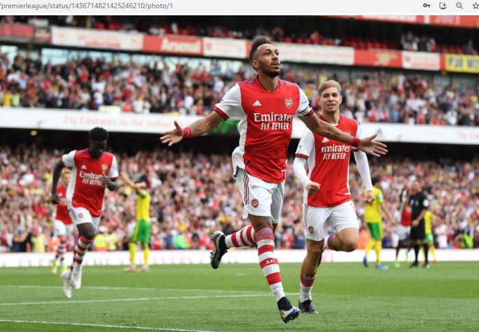 Penyerang Arsenal, Pierre-Emerick Aubameyang, mencetak gol ke gawang Norwich City dalam laga pekan keempat Liga Inggris 2021-2022, Sabtu (11/9/2021).