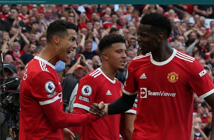 Momen kebersamaan Cristiano Ronaldo dan Paul Pogba dalam laga Manchester United kontra Newcastle United.