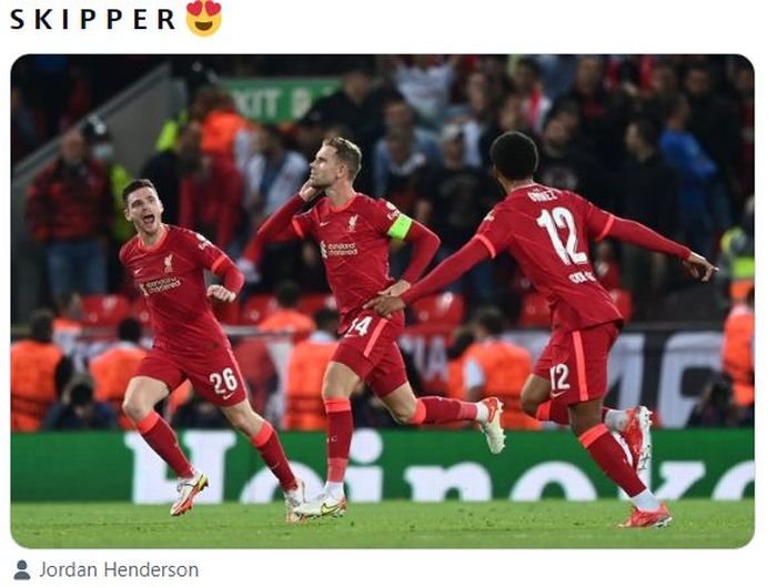 Kapten Liverpool, Jordan Henderson (tengah) mencetak gol yang mengantarkan timnya meraih kemenangan 3-2 atas AC Milan dalam matchday 1 Grup B LIga Champions 2021-2022.