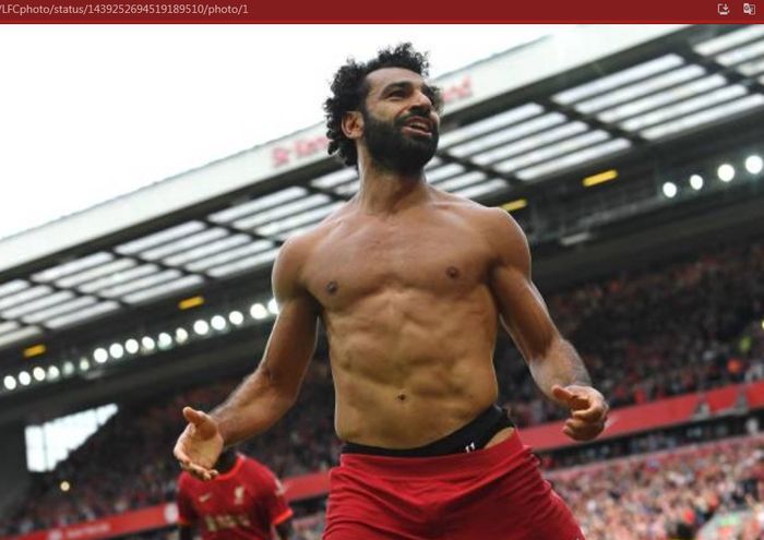 Penyerang Liverpool, Mohamed Salah, merayakan gol ke gawang Crystal Palace pada pekan kelima Liga Inggris 2021-2022 di Stadion Anfield, Sabtu (18/9/2021).