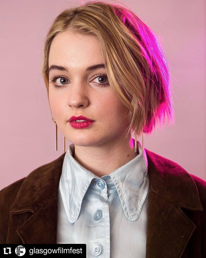 5 Pesona Tallulah Greive, Pemeran Princess Gwen di Film Cinderella 2021