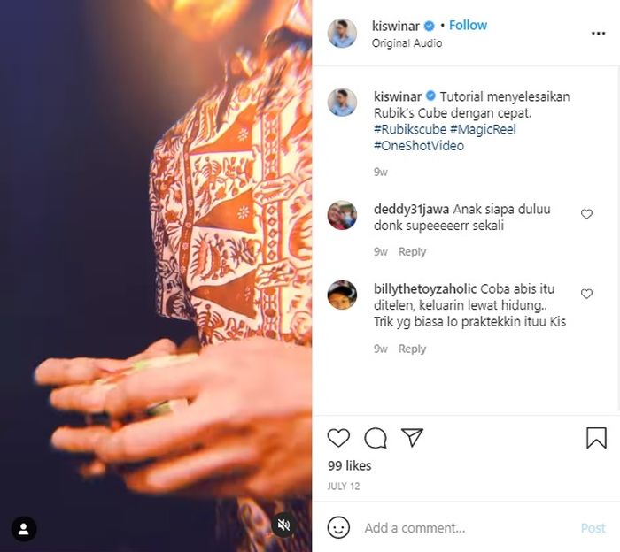 Ario Kiswinar saat tunjukkan kemampuan bermain rubik.