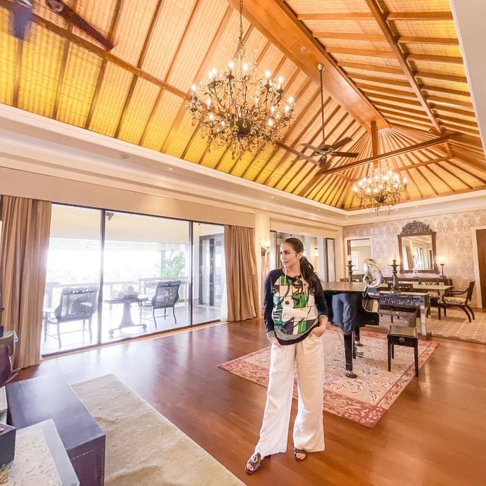 Hotel tempat Momo Geisha menginap