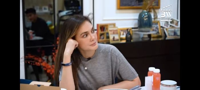 Luna Maya membicarakan soal kecintaannya terhadap RM BTS. 