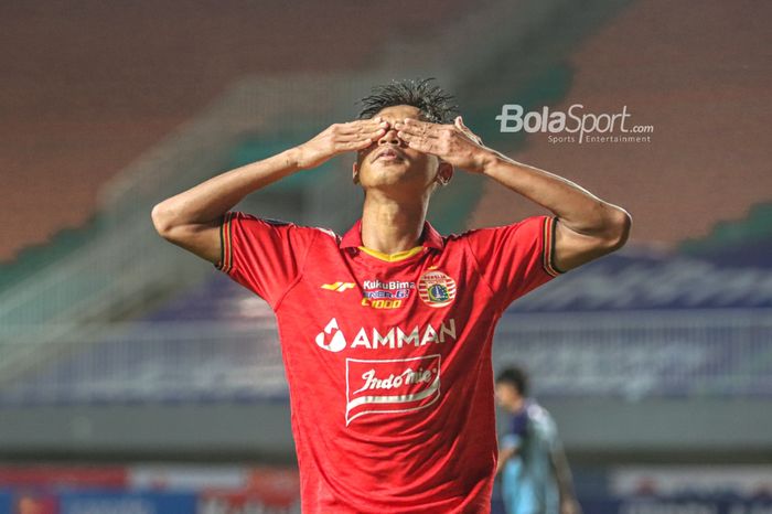 Selebrasi pemain Persija Jakarta, Alfriyanto Nico, seusai mencetak gol dalam laga pekan keempat Liga 1 2021 di Stadion Pakansari, Bogor, Jawa Barat, 24 September 2021.