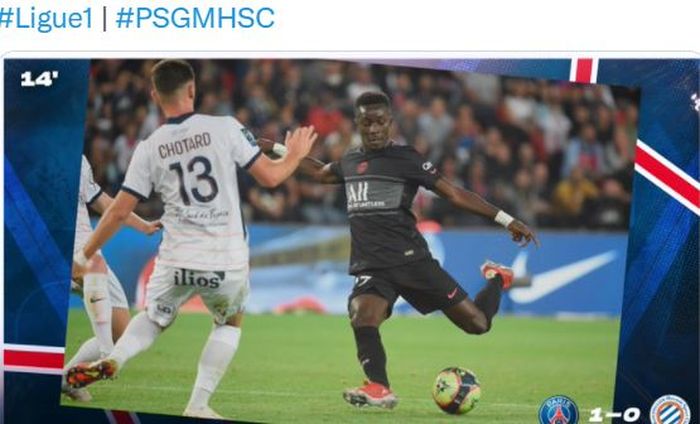 Gelandang Paris Saint-Germain, Idrissa Gueye, mencetak gol ke gawang Montpellier dalam laga Liga Prancis di Stadion Parc des Princes, Sabtu (25/9/2021).