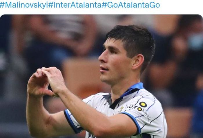 Striker Atalanta, Ruslan Malinovskyi, merayakan gol ke gawang Inter Milan dalam laga Liga Italia di Stadion Giuseppe Meazza, Sabtu (25/9/2021).