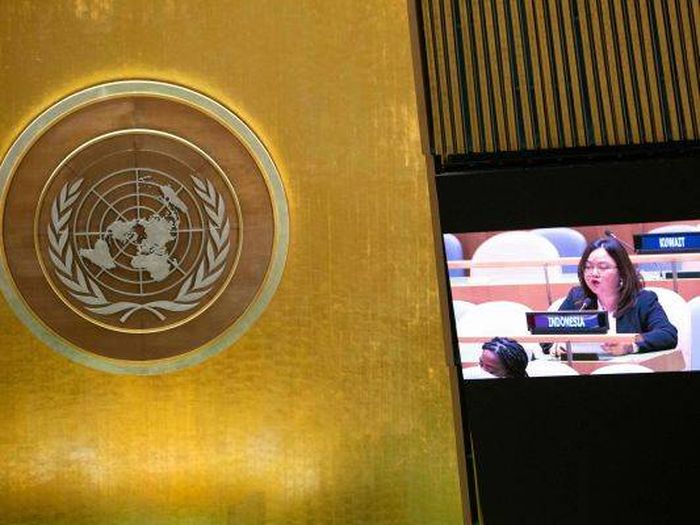 sikap tegas <a href='https://manado.tribunnews.com/tag/sindy-nur-fitri' title='Sindy Nur Fitri'>Sindy Nur Fitri</a>, diplomat muda RI yang bikin <a href='https://manado.tribunnews.com/tag/perdana-menteri' title='Perdana Menteri'>Perdana Menteri</a> (PM) <a href='https://manado.tribunnews.com/tag/republik-vanuatu' title='Republik Vanuatu'>Republik Vanuatu</a> kicep di sidang umum <a href='https://manado.tribunnews.com/tag/pbb' title='PBB'>PBB</a> menjadi perbincangan.