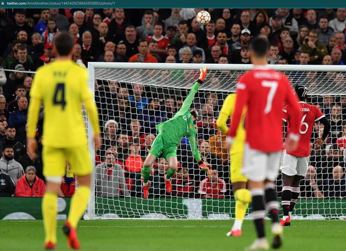 David de Gea melakukan 6 penyelamatan dalam laga Manchester United versus Villarreal pada laga matchday ke-2 Grup E Liga Champions 2021-2022.