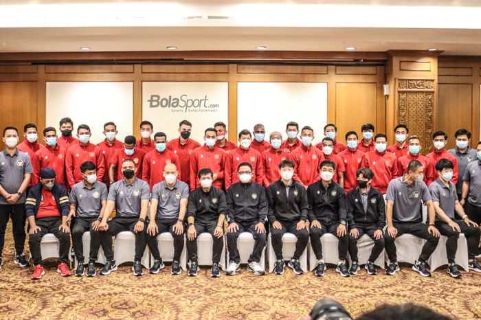 Skuat timnas Indonesia asuhan Shin Tae-yong dalam acara pelepasan timnas Indonesia di Hotel Sultan, Senayan, Jakarta, 3 Oktober 2021. 