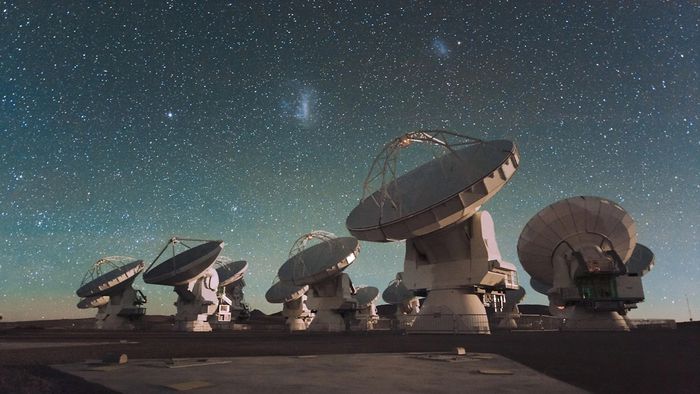 Untuk melihat teleskop Atacama Large Millimeter / submillimeter Array (ALMA)