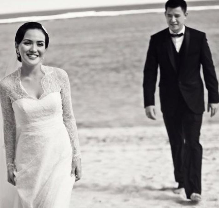 Shandy Aulia dan David Herbowo saat keduanya melangsungkan pernikahan pada 12 Desember 2011.