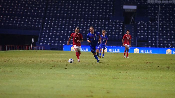 Pemain timnas Indonesia, Irfan Jaya saat menghadapi Taiwan di Kualifikasi Piala Asia 2023, Kamis (7/10/2021).