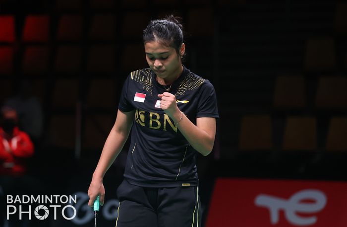 Ekspresi Gregoria Mariska Tunjung saat membela Indonesia melawan Thailand pada perempat final Uber Cup 2020, Jumat (15/10/2021)