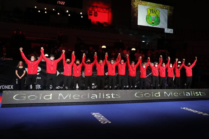 Foto bersama skuad putra Indonesia pada Thomas Cup 2020.