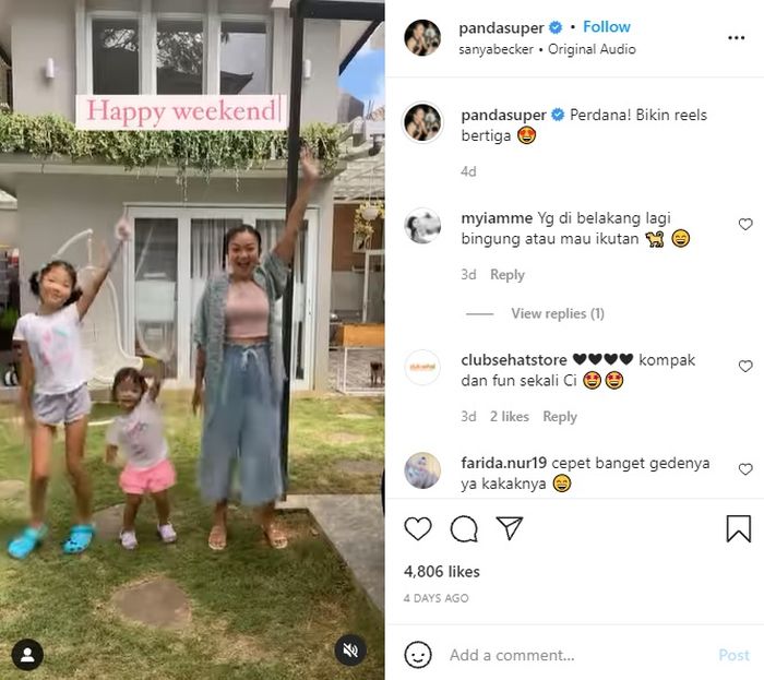 Halaman rumah Cici Panda