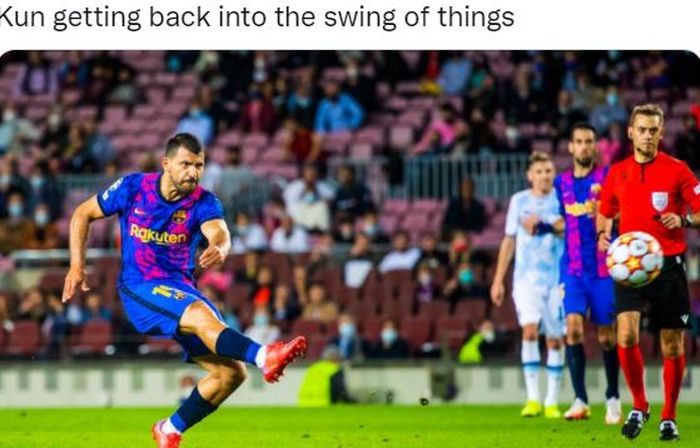 Striker Barcelona, Sergio Aguero, beraksi dalam laga Grup E Liga Champions kontra Dynamo Kyiv di Stadion Camp Nou, Rabu (20/10/2021).