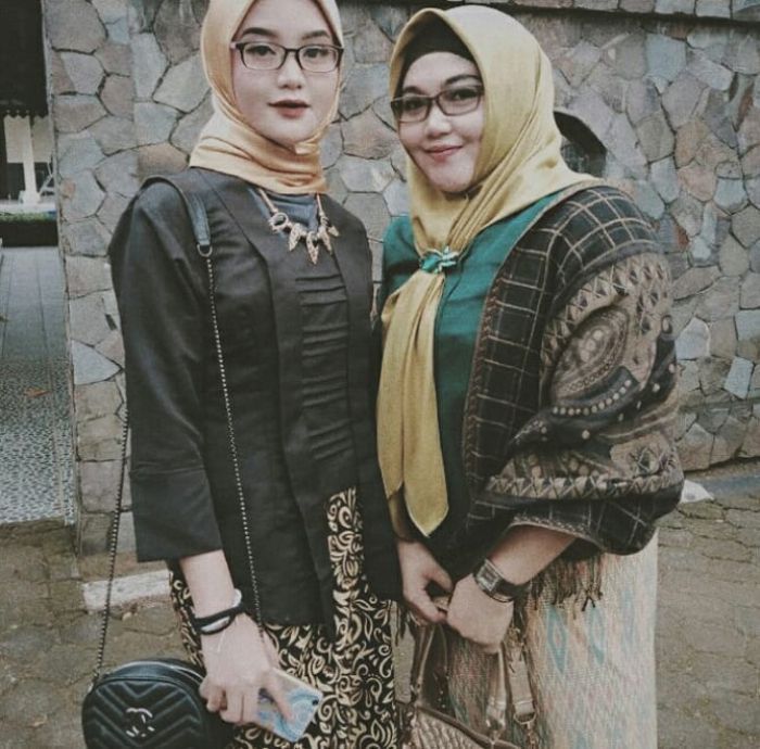 Potret cantik anak Mandra, Tia Septiana 