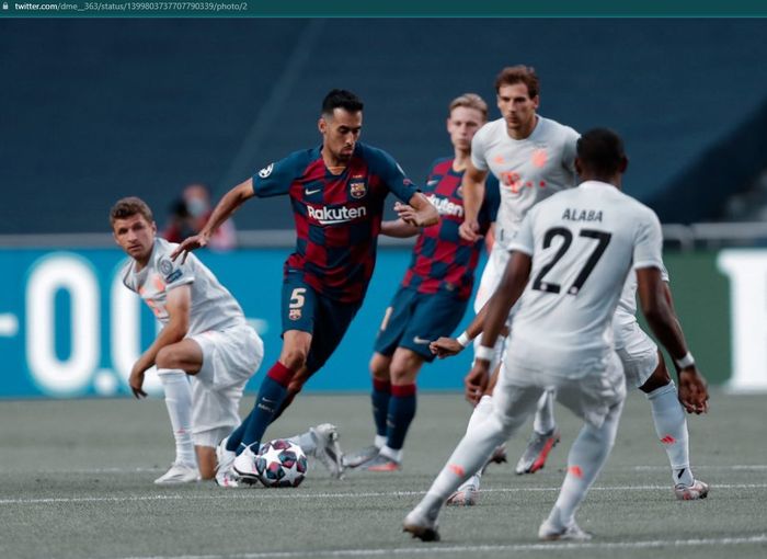 Momen David Alaba menghadapi Barcelona pada laga perempat final Liga Champions 2019-2020.