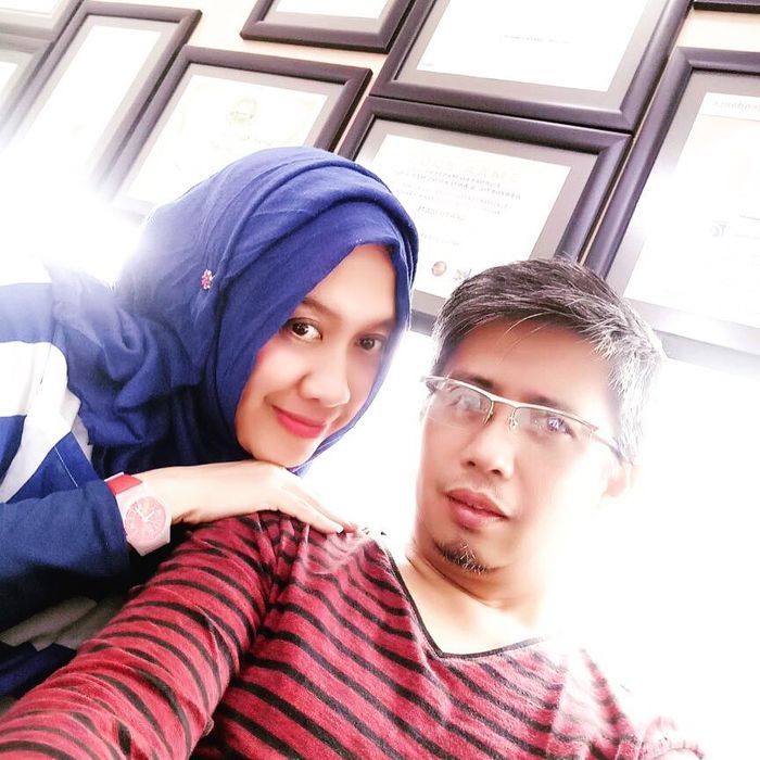 Harry Indra Nugraha kini sudah bahagia dengan sang Istri, Sofia Upay.