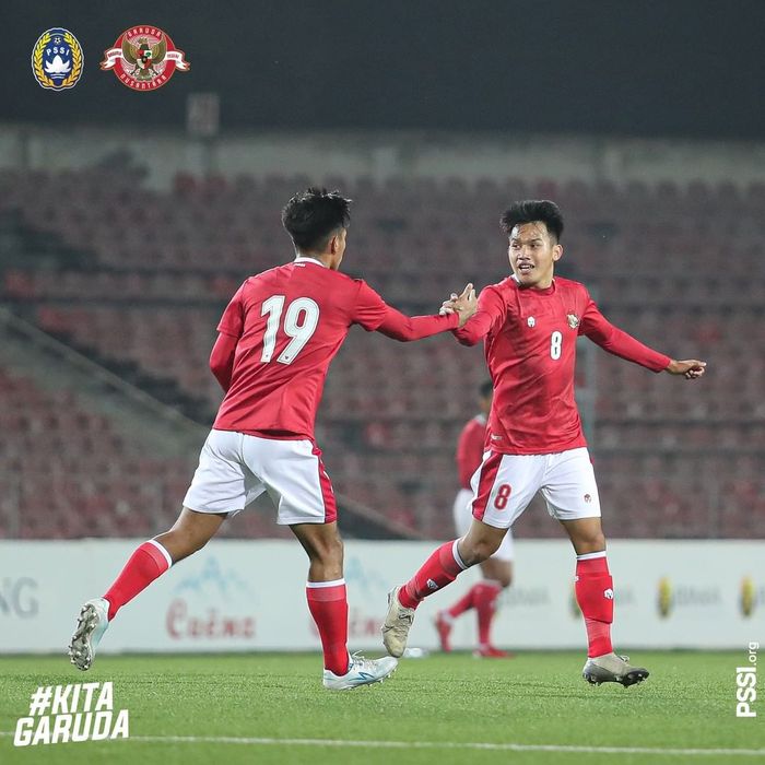 Witan Sulaeman mencetak gol ke gawang Australia pada laga Kualifikasi Piala Asia U-23 2022 di Republican Center Stadium, Dushanbe, Tajikistan, Selasa (26/10/2021).