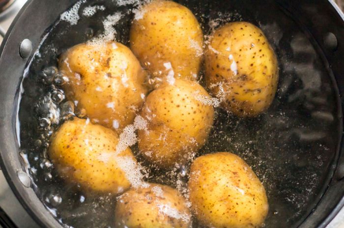 Ilustrasi kentang rebus yang dimanfaatkan untuk diet kentang