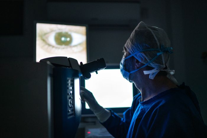 Prosedur operasi mata LASIK