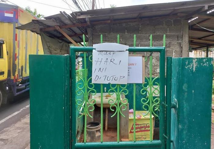 Setelah Banyak Pelayat yang Datang ke Makam Vanessa Angel dan Bibi Ardiansyah, Pemakaman Hari Ini Ditutup.
