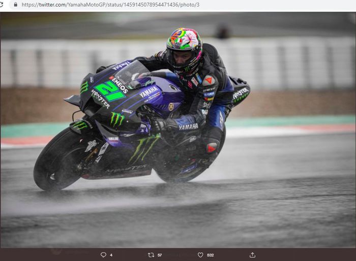 Pembalap Monster Energy Yamaha, Franco Morbidelli, saat mengaspal pada FP2 MotoGP Valencia 2021 di Sirkuit Ricardo Tormo, Spanyol, Jumat (12/11/2021).