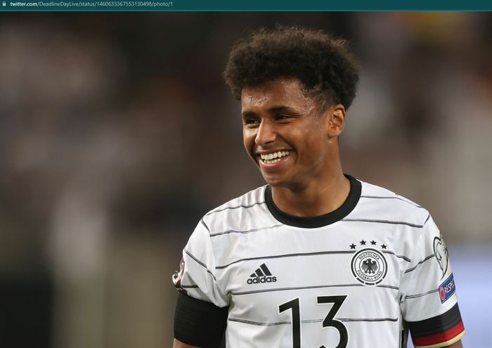 Penyerang muda berbakat timnas Jerman, Karim Adeyemi menjadi rebutan Barcelona dan Borussia Dortmund.