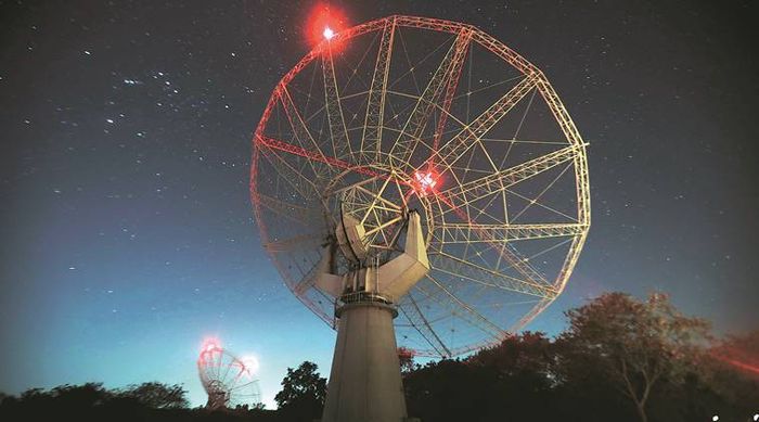 Teleskop radio metrowave raksasa di desa Gorut.