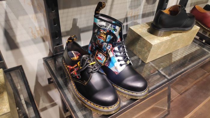 dr martens plaza