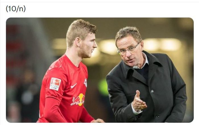 Ralf Rangnick (kanan) memberi instruksi kepada Timo Werner saat masih sama-sama di RB Leipzig.