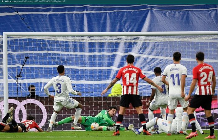 Thibaut Courtois harus berjibaku menyelamatkan gawangnya saat Real Madrid menghadapi Athletic Bilbao.