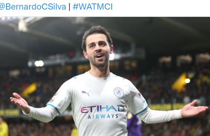 Gelandang Manchester City, Bernardo Silva, merayakan gol ke gawang Watford dalam laga Liga Inggris di Stadion Vicarage Road, Sabtu (4/12/2021).