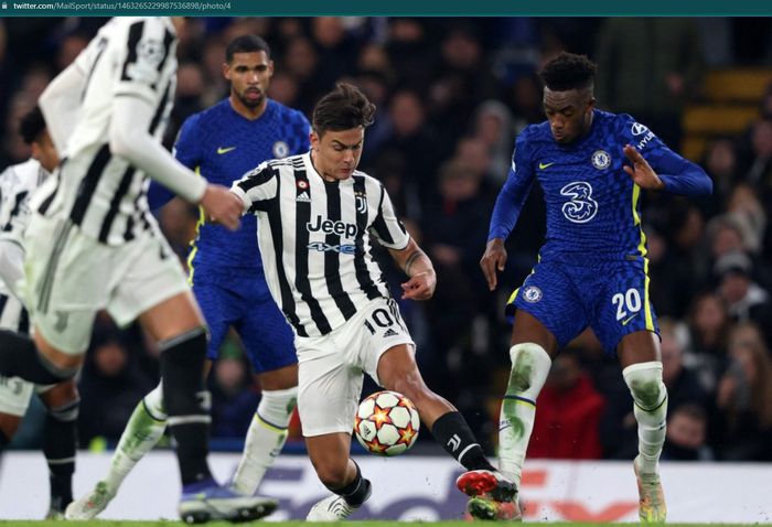Momen duel saat Chelsea versus Juventus di Stamford Bridge pada pekan kelima Grup H Liga Champions 2021-2022.
