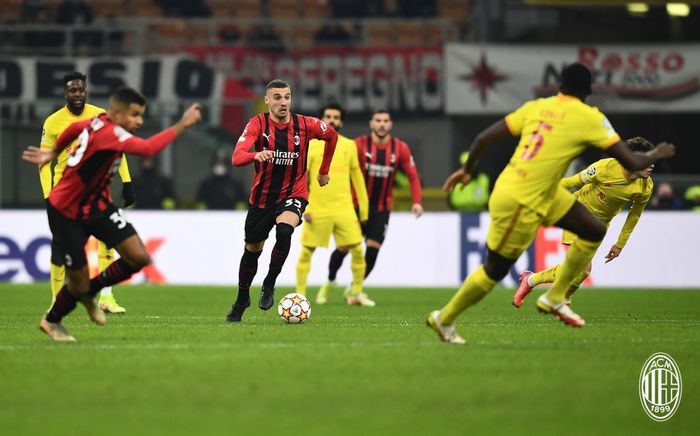 AC Milan tersingkir dari Liga Champions usai mengakhiri pekan ke-6 dengan kekalahan 1-2 dari Liverpool.