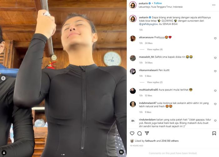 Awkarin masih terlihat mempromosikan produk dari Glafidsya di sela-sela liburannya  