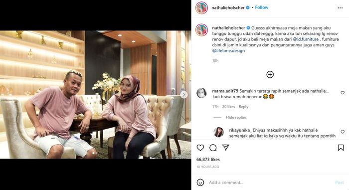 Ruang makan di rumah Sule dan Nathalie Holscher