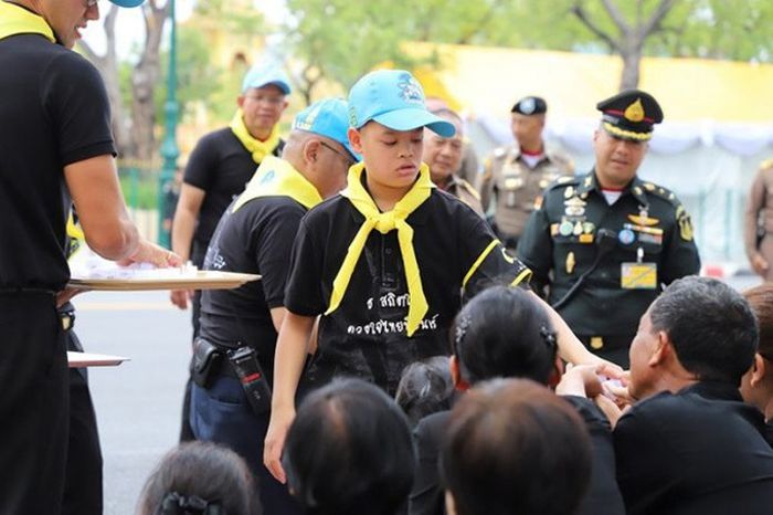 Putra Mahkota Thailand, Pangeran Dipangkorn Rasmijoti, yang terkenal  dicintai rakyat Thailand.