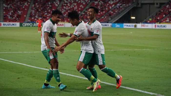 Pemain timnas Indonesia, Witan Sulaeman, merayakan gol selebrasi ke gawang Singapura