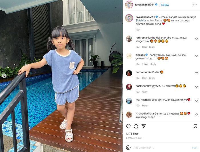 Penampkana kolam renang di kediaman Raya Kohandi