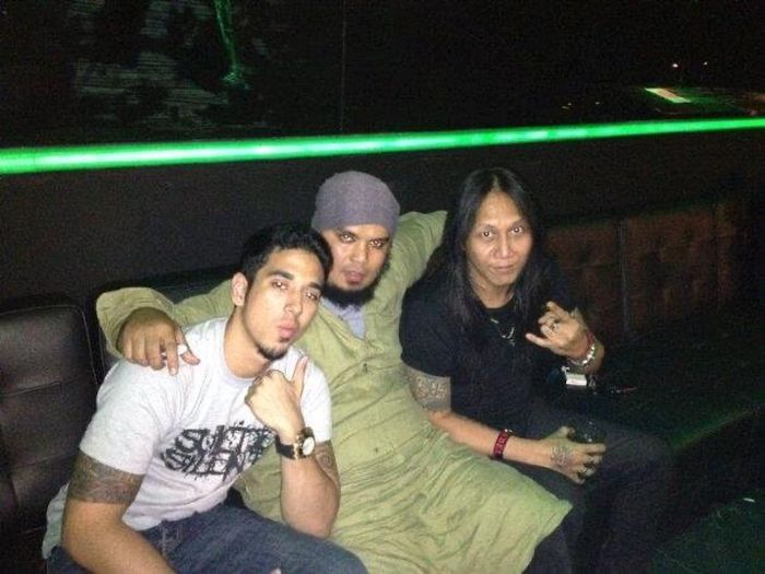 Foto anak <a href='https://manado.tribunnews.com/tag/ayu-azhari' title='Ayu Azhari'>Ayu Azhari</a>, <a href='https://manado.tribunnews.com/tag/axel-djody' title='Axel Djody'>Axel Djody</a> dakwah bareng Ustaz Derry Sulaiman. <a href='https://manado.tribunnews.com/tag/axel-djody' title='Axel Djody'>Axel Djody</a> juga tertangkap kamera melakukan jalan <a href='https://manado.tribunnews.com/tag/hijrah' title='hijrah'>hijrah</a> bersama musisi kondang lainnya.