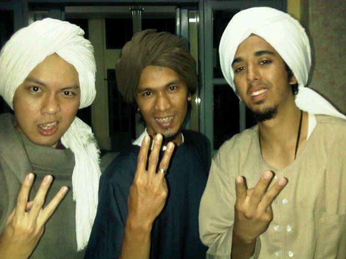Di antara foto dakwah itu, <a href='https://manado.tribunnews.com/tag/axel-djody' title='Axel Djody'>Axel Djody</a> juga tertangkap kamera melakukan jalan <a href='https://manado.tribunnews.com/tag/hijrah' title='hijrah'>hijrah</a> dengan sejumlah musisi kondang lainya.