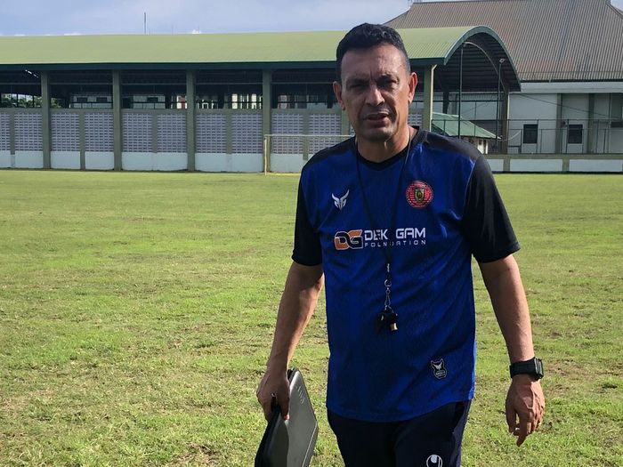 Sergio Alexandre, pelatih baru Persiraja Banda Aceh mulai memimpin latihan tim, Sabtu (8/1/2022)