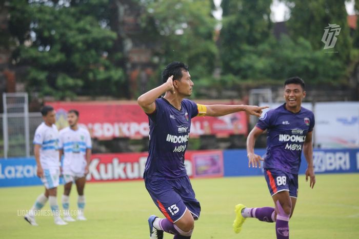 Persita Tangerang Vs Persela Lamongan pada laga pekan ke-19 Liga 1 2021-2022 di Stadion I Gusti Ngurah Rai, Denpasar, Bali, Selasa (11/1/2022).