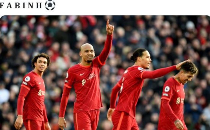 Gelandang Liverpool, Fabinho, merayakan gol ke gawang Brentford dalam laga Liga Inggris di Stadion Anfield, Minggu (16/1/2022).