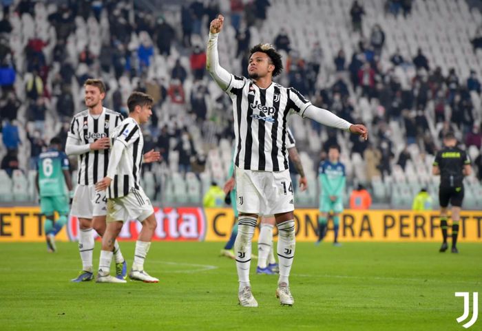 Gelandang Juventus, Weston McKennie, mencetak gol ke gawang Udinese dalam laga Liga Italia di Stadion Allianz, Sabtu (15/1/2022).